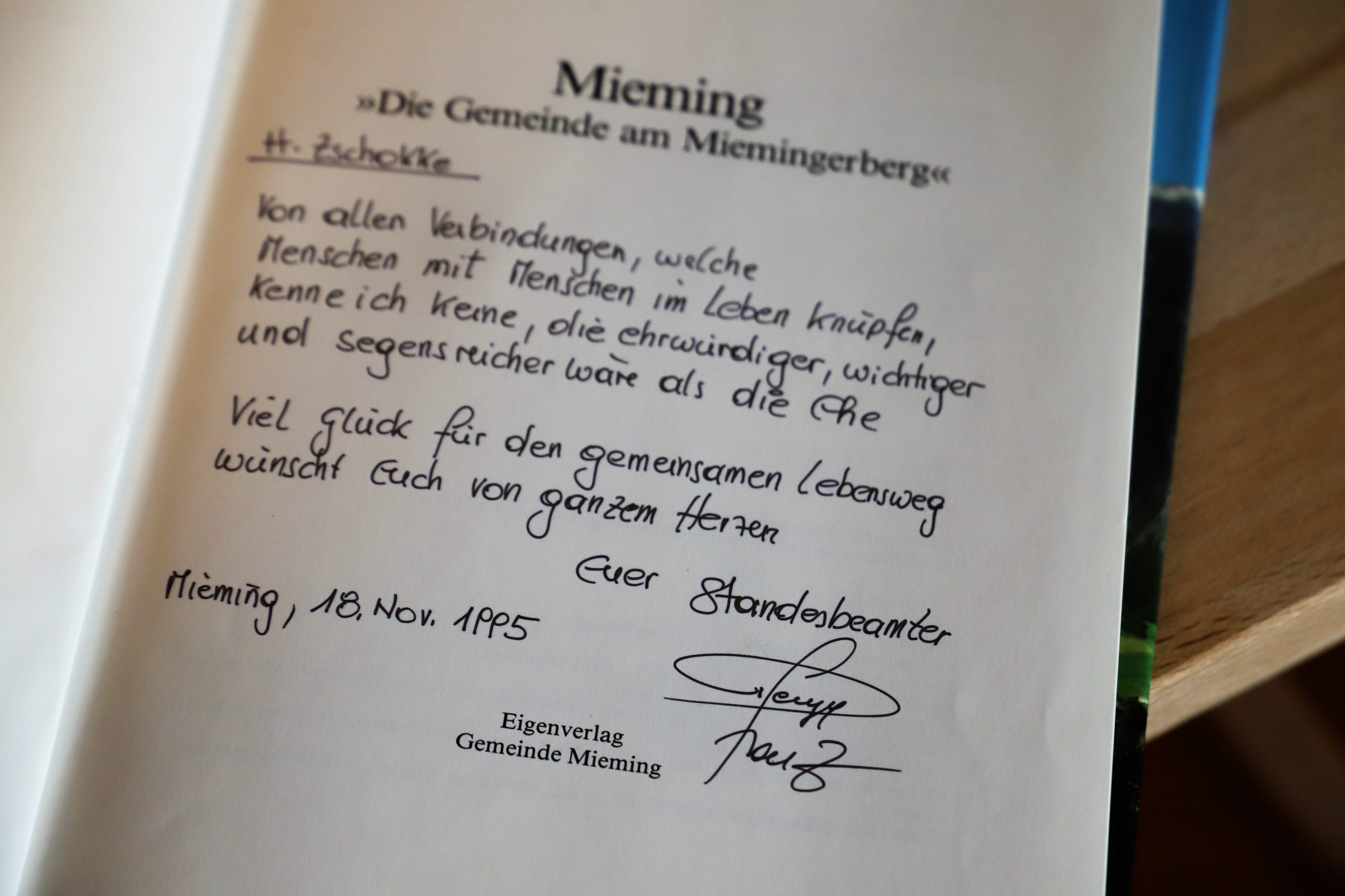 Karl Miller-Aichholz, Mieming – Die Gemeinde am Miemingerberg, 1985. (Foto: Knut Kuckel)
